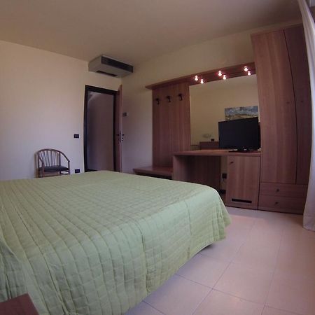 Hotel Italia Окиобело Екстериор снимка