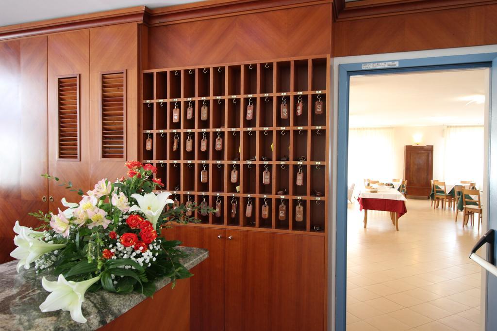 Hotel Italia Окиобело Екстериор снимка