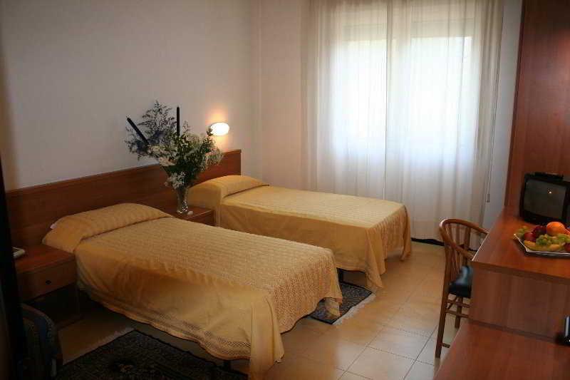 Hotel Italia Окиобело Екстериор снимка