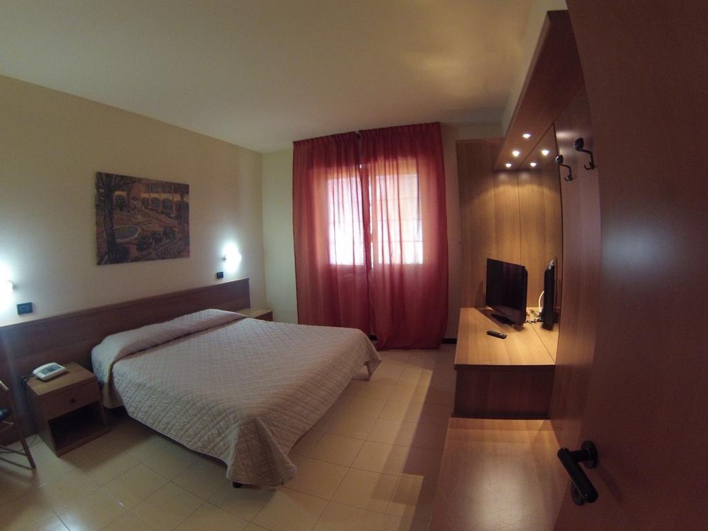 Hotel Italia Окиобело Екстериор снимка